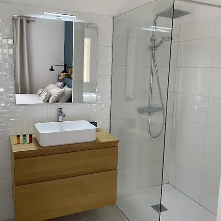 La Maison Des Vendangeurs - Table D'Hotes Le Soir Du Jeudi Au Dimanche- Jacuzzi - Balneo Spa - Acces Piscine Pour Toutes Les Chambres Sauf Studio Coquet- Piscine De Mai A Mi-Octobre Martignargues Buitenkant foto