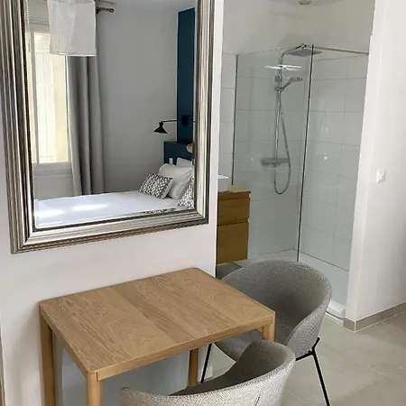 La Maison Des Vendangeurs - Table D'Hotes Le Soir Du Jeudi Au Dimanche- Jacuzzi - Balneo Spa - Acces Piscine Pour Toutes Les Chambres Sauf Studio Coquet- Piscine De Mai A Mi-Octobre Martignargues Buitenkant foto