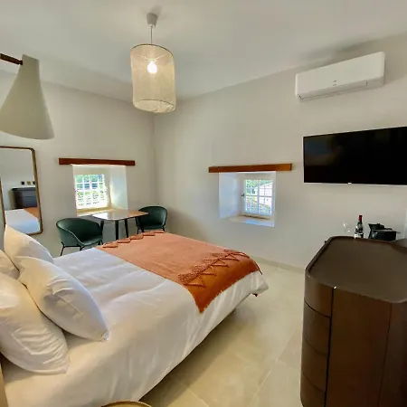 La Maison Des Vendangeurs - Table D'Hotes Le Soir Du Jeudi Au Dimanche- Jacuzzi - Balneo Spa - Acces Piscine Pour Toutes Les Chambres Sauf Studio Coquet- Piscine De Mai A Mi-Octobre Martignargues Buitenkant foto