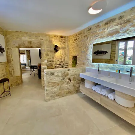 La Maison Des Vendangeurs - Table D'Hotes Le Soir Du Jeudi Au Dimanche- Jacuzzi - Balneo Spa - Acces Piscine Pour Toutes Les Chambres Sauf Studio Coquet- Piscine De Mai A Mi-Octobre Martignargues Buitenkant foto