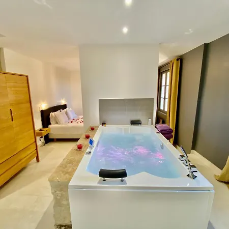 La Maison Des Vendangeurs - Table D'Hotes Le Soir Du Jeudi Au Dimanche- Jacuzzi - Balneo Spa - Acces Piscine Pour Toutes Les Chambres Sauf Studio Coquet- Piscine De Mai A Mi-Octobre Martignargues Buitenkant foto