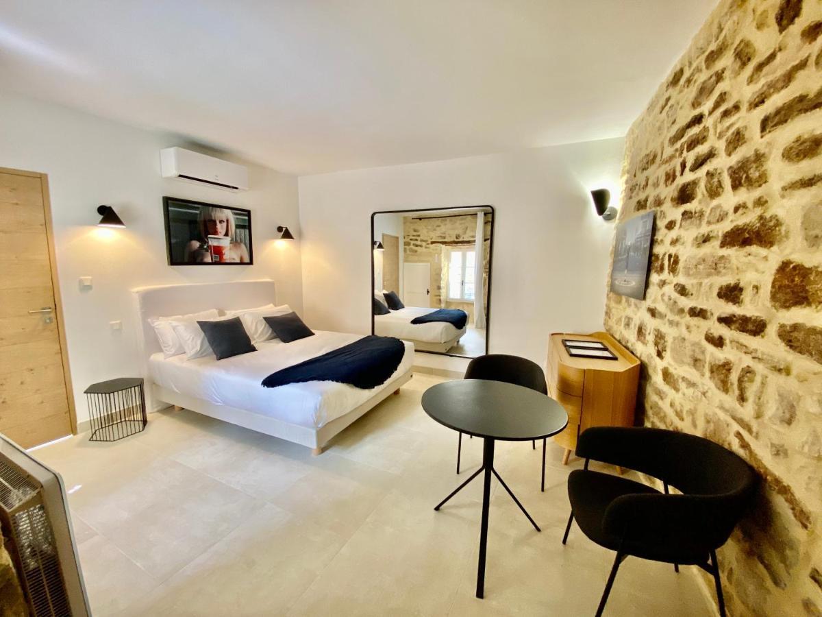 La Maison Des Vendangeurs - Table D'hotes Le Soir Du Jeudi Au Dimanche- Jacuzzi - Balneo - Acces Piscine Pour Toutes Les Sauf Coquet- Piscine De Mai A Mi-octobre Martignargues